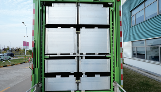 6.8-7.6米畜（雏）禽运输车